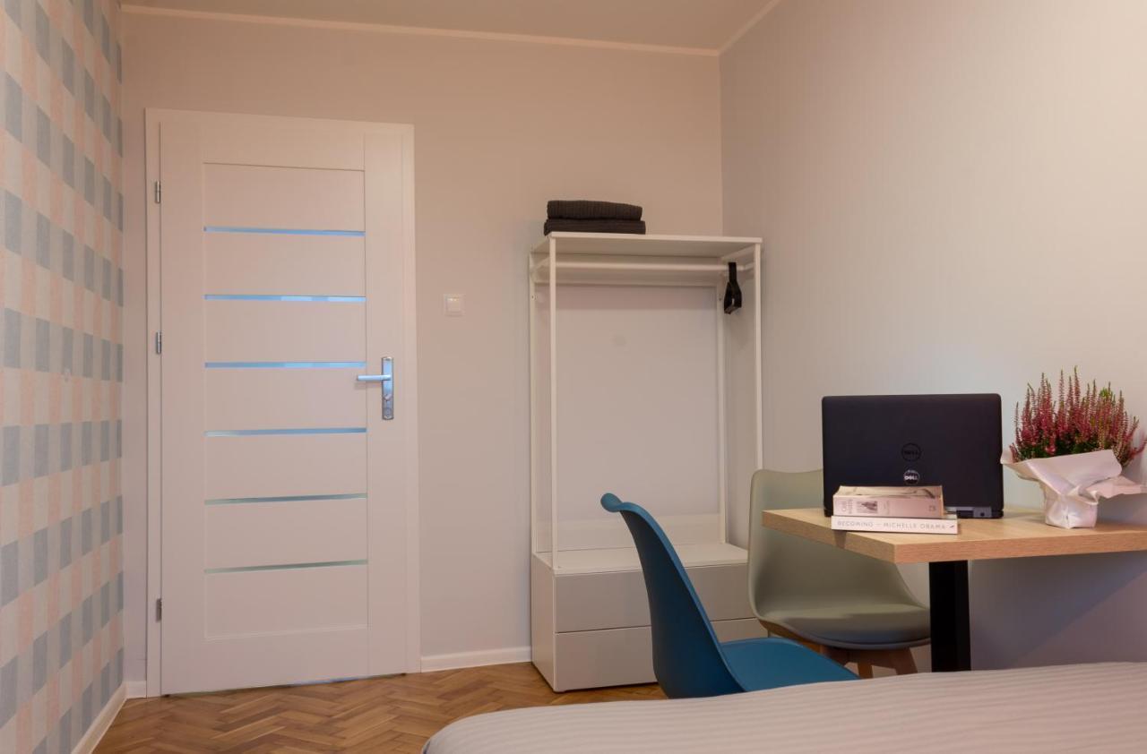 Initium Rooms - Pokoje Na Wynajem - Obroncow Wybrzeza 4D กดัญสก์ ภายนอก รูปภาพ