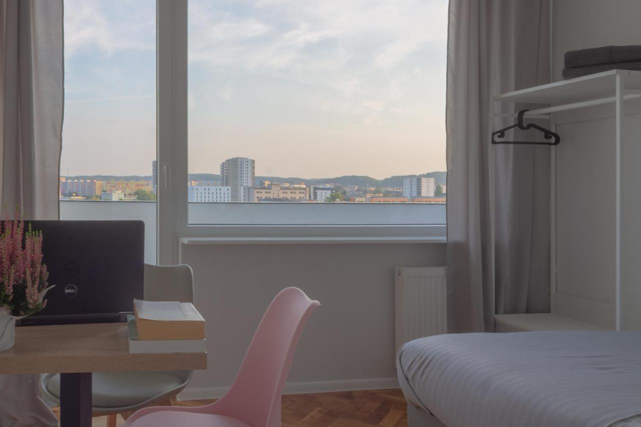 Initium Rooms - Pokoje Na Wynajem - Obroncow Wybrzeza 4D กดัญสก์ ภายนอก รูปภาพ