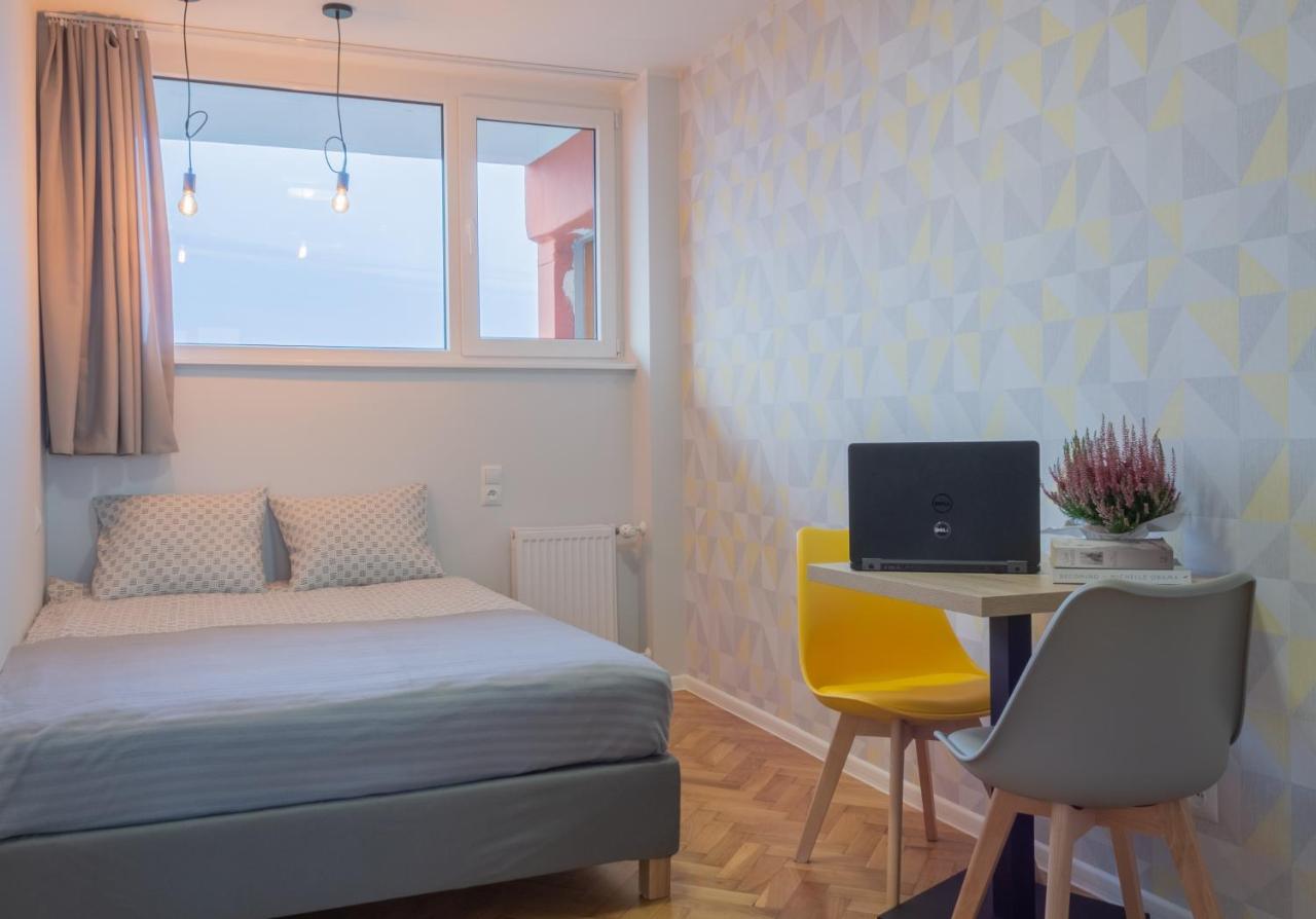 Initium Rooms - Pokoje Na Wynajem - Obroncow Wybrzeza 4D กดัญสก์ ภายนอก รูปภาพ