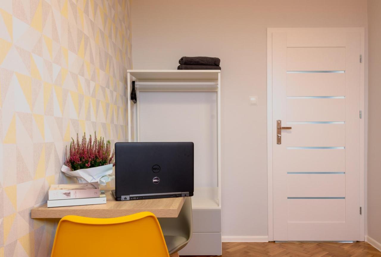 Initium Rooms - Pokoje Na Wynajem - Obroncow Wybrzeza 4D กดัญสก์ ภายนอก รูปภาพ