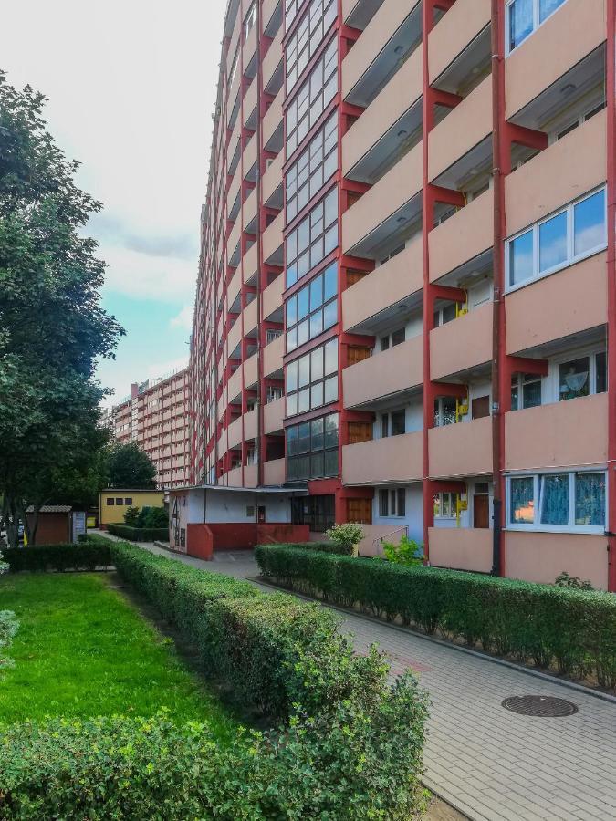 Initium Rooms - Pokoje Na Wynajem - Obroncow Wybrzeza 4D กดัญสก์ ภายนอก รูปภาพ