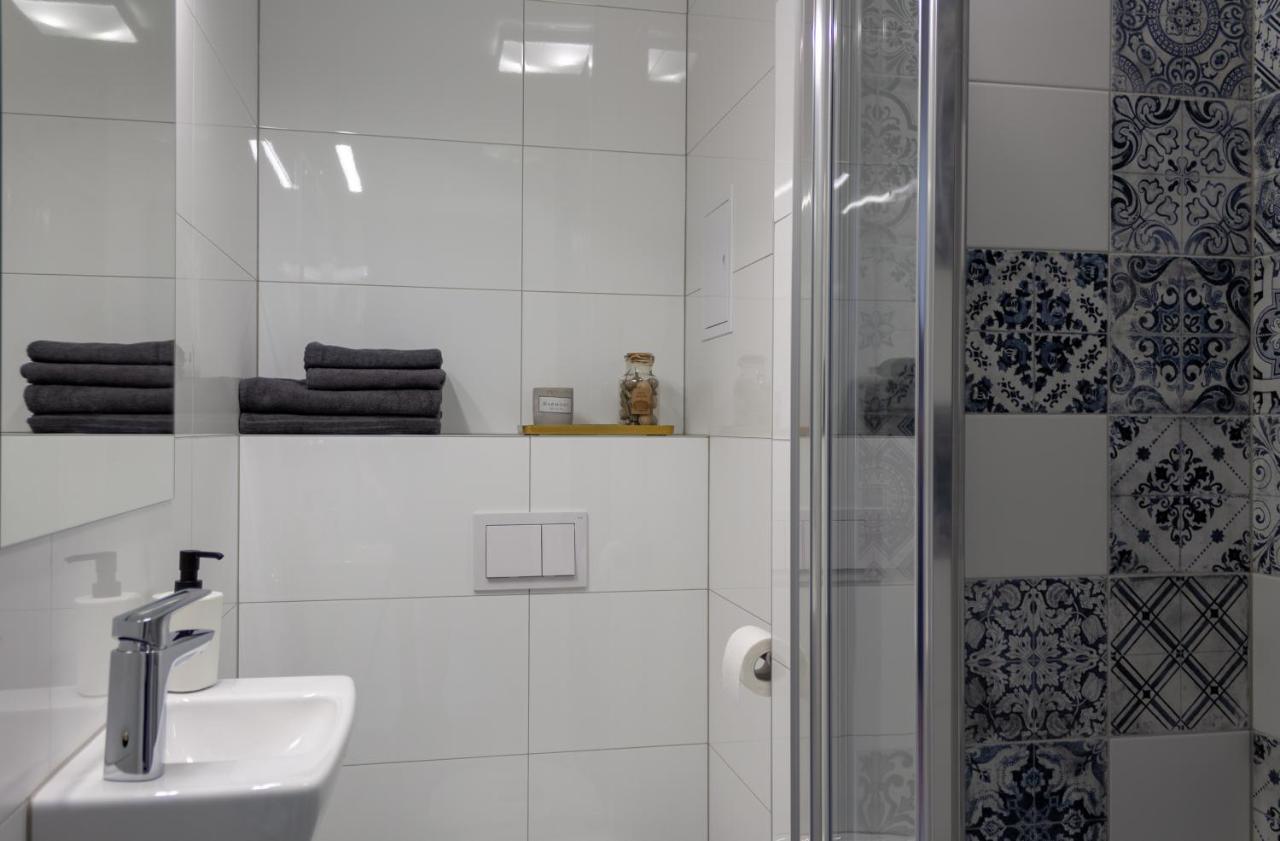 Initium Rooms - Pokoje Na Wynajem - Obroncow Wybrzeza 4D กดัญสก์ ภายนอก รูปภาพ